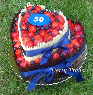 čoko_003-dort s čokoládovými trubičkami a čerstvým ovocem