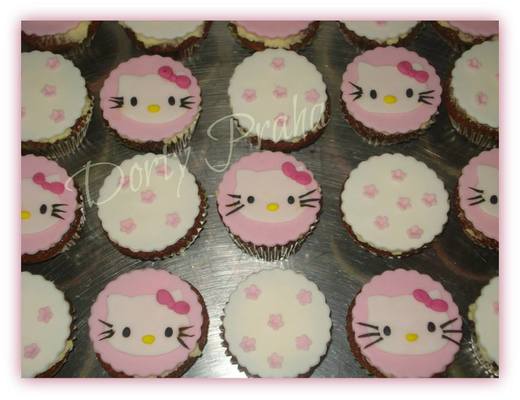 cup_036-Hello Kitty cupcakes.jpg