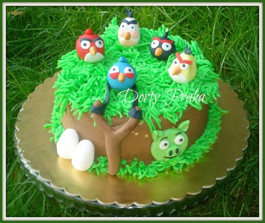 fit_011-krémový dort s Angry Birds, FIT korpus s čokokrémem.
