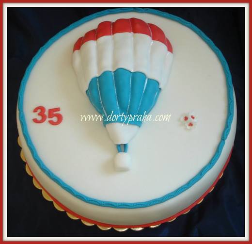 přání_067-dort s balónem v barvách Remaxu ořechový korpus