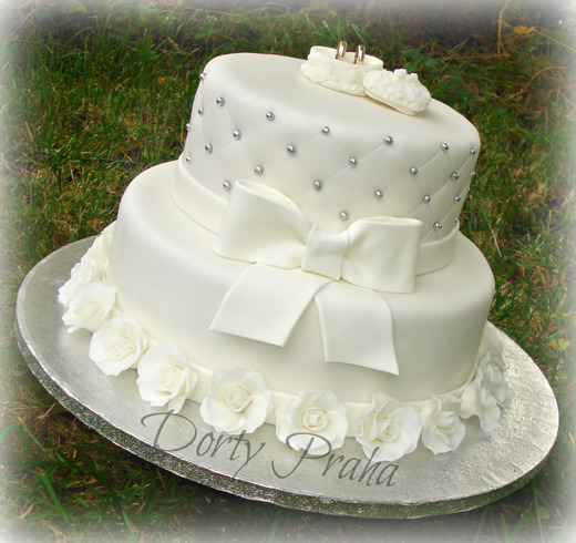 svat_012-svatební dort bílý.jpg