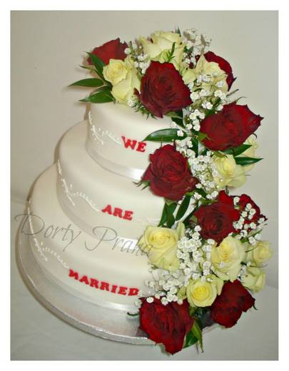 svat_047-svatební dort s živými květy růží 45-55 porcí.j